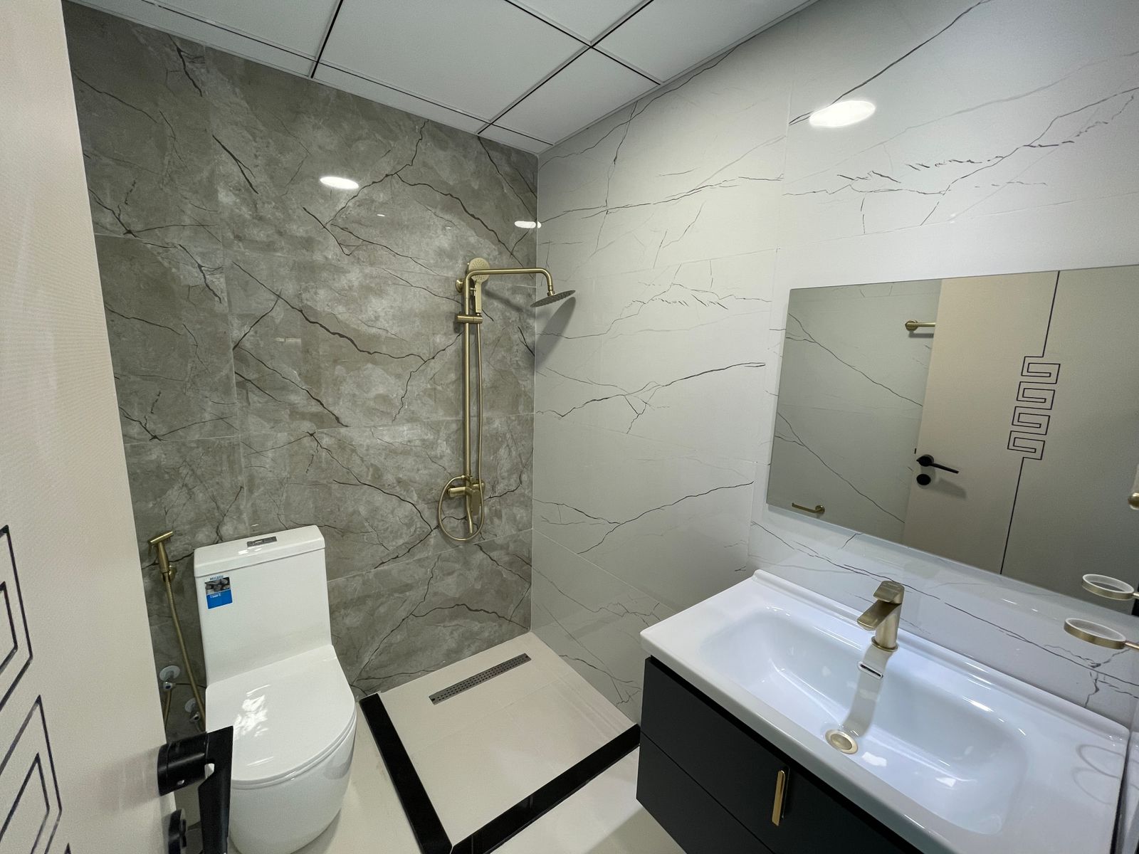 16153336-4c35-4c3b-aad3-b84b7071372f-WhatsApp-Image-2025-12-18-at-11.22.08-AM