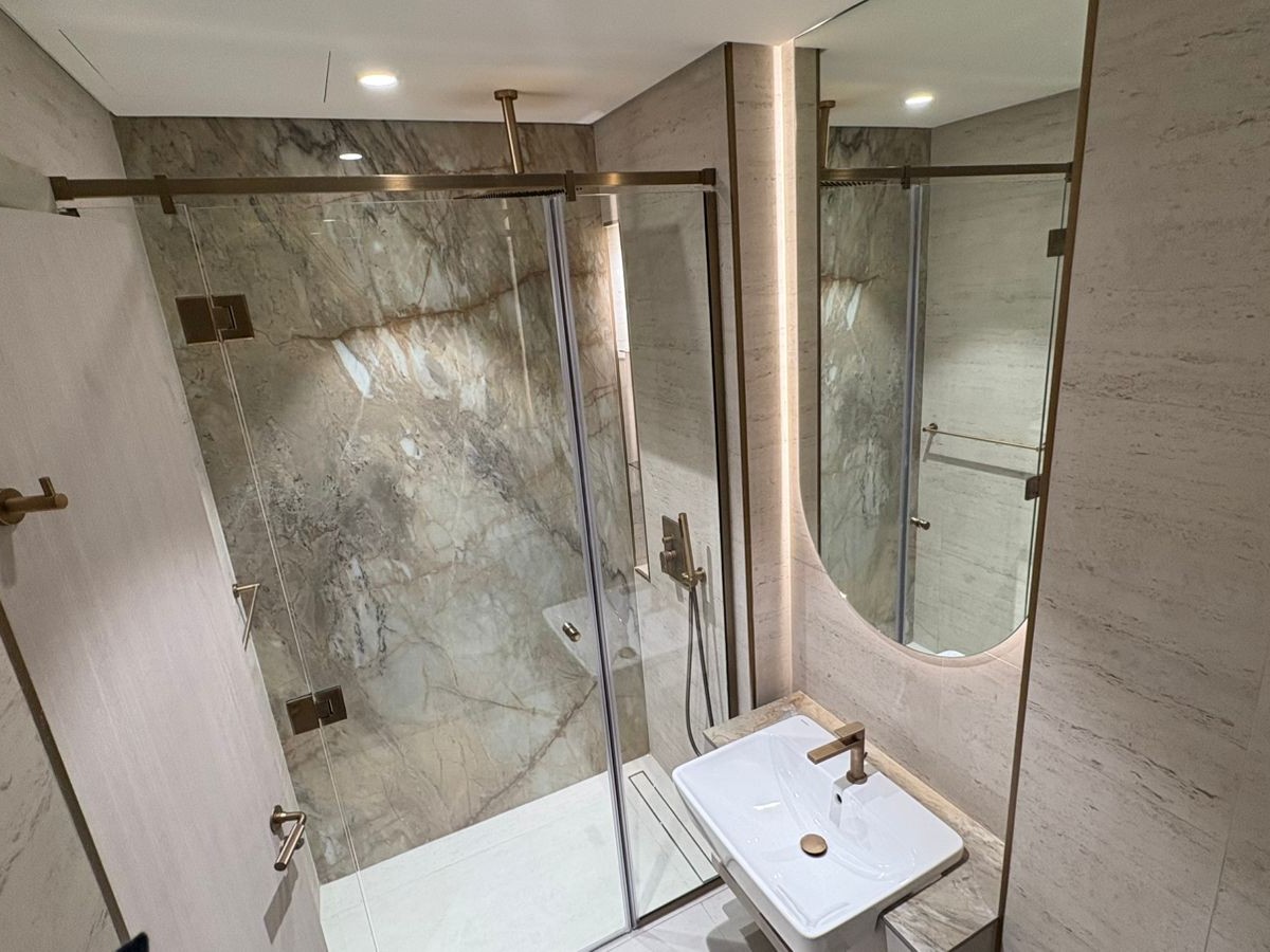 4a4ef074-044c-47cc-b98c-3b4980acc718-008