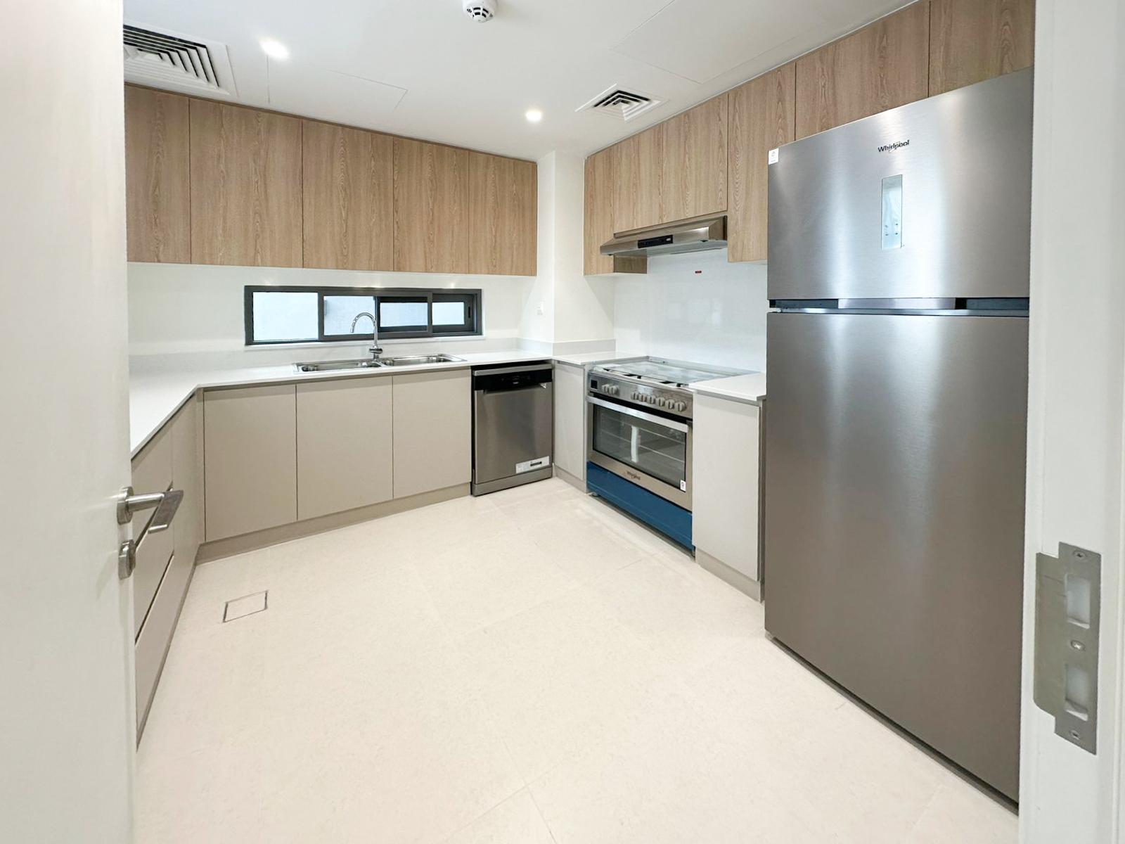 cb2778e9-562c-4499-9c62-b7ffb496f401-WhatsApp-Image-2025-10-09-at-12.56.58-PM