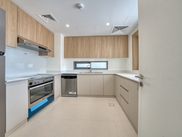 4 Bed Villa | Single Row | Garden | Roof Access
