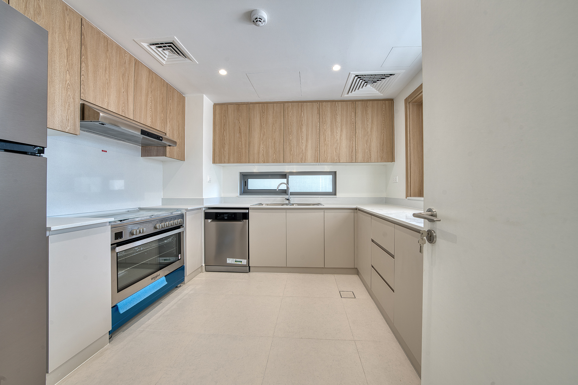 23308ccd-ec3b-476c-82e8-40d060c21370-DSC01906_HDR 4 Bed Villa | Single Row | Garden | Roof Access
