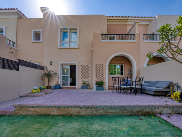 Spacious 3BR Villa | Private Garden | Vacant