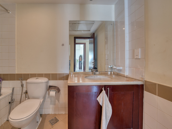Spacious 3BR Villa | Private Garden | Vacant