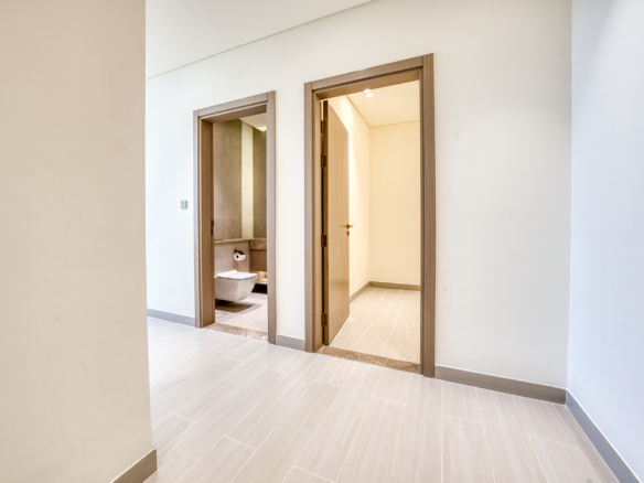 Brand New | Low Floor | Close to Amenities
