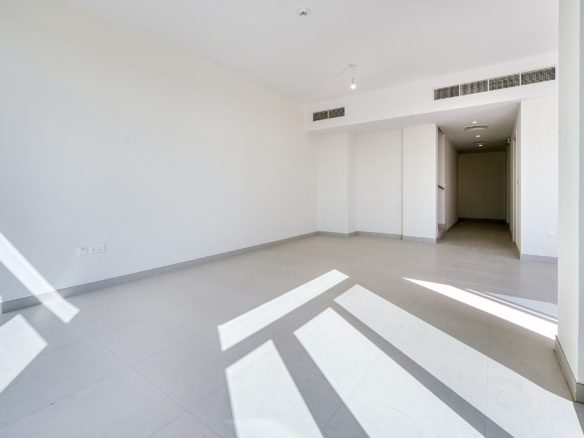 4 Bed Villa | Single Row | Garden | Roof Access