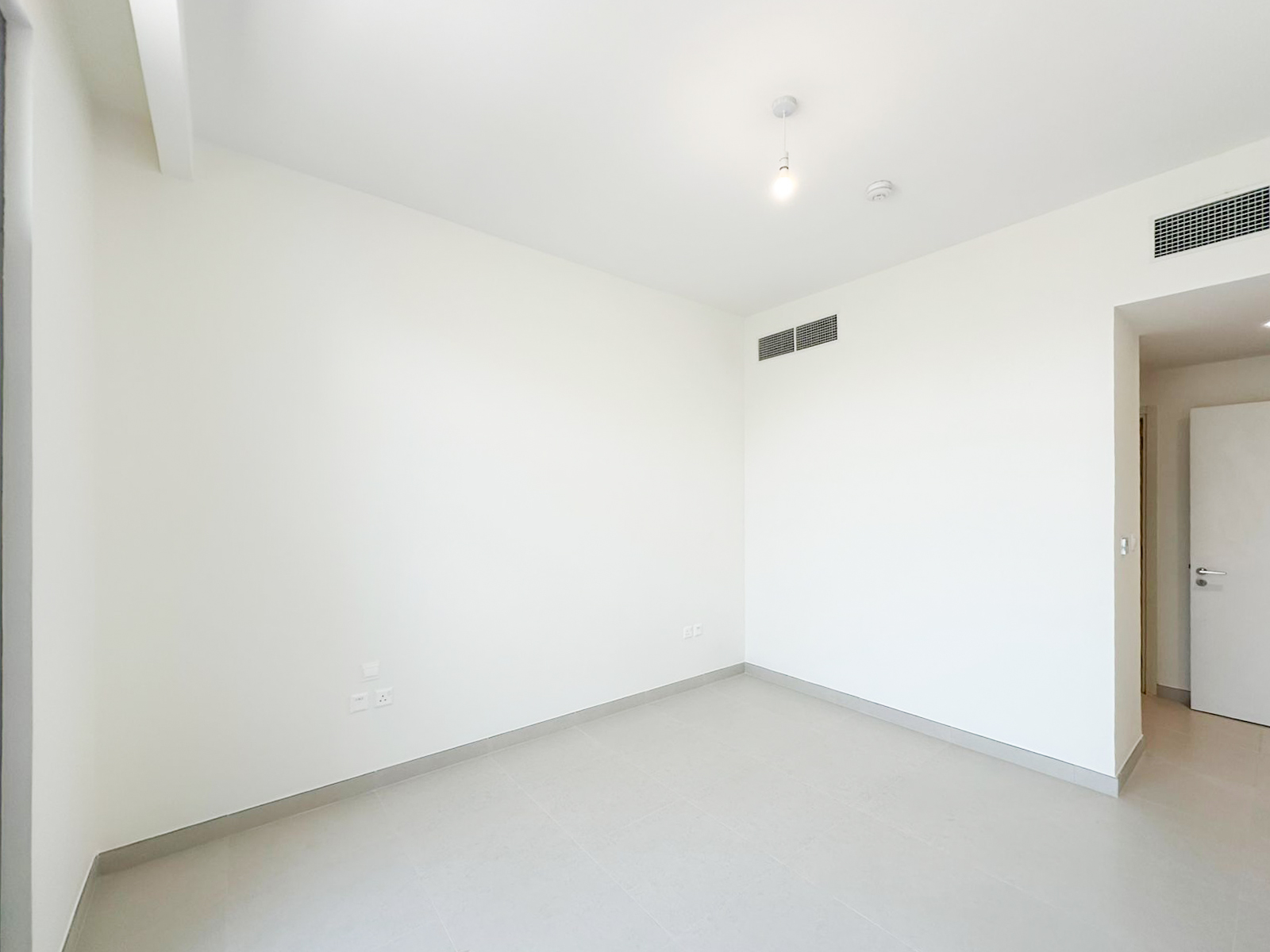 8eac38c5-1eb0-4257-8d48-35355141647a-WhatsApp-Image-2025-10-09-at-12.56.48-PM Brand New | Beachfront Living | Maid and Study