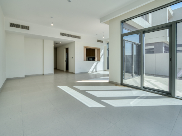 4 Bed Villa | Single Row | Garden | Roof Access