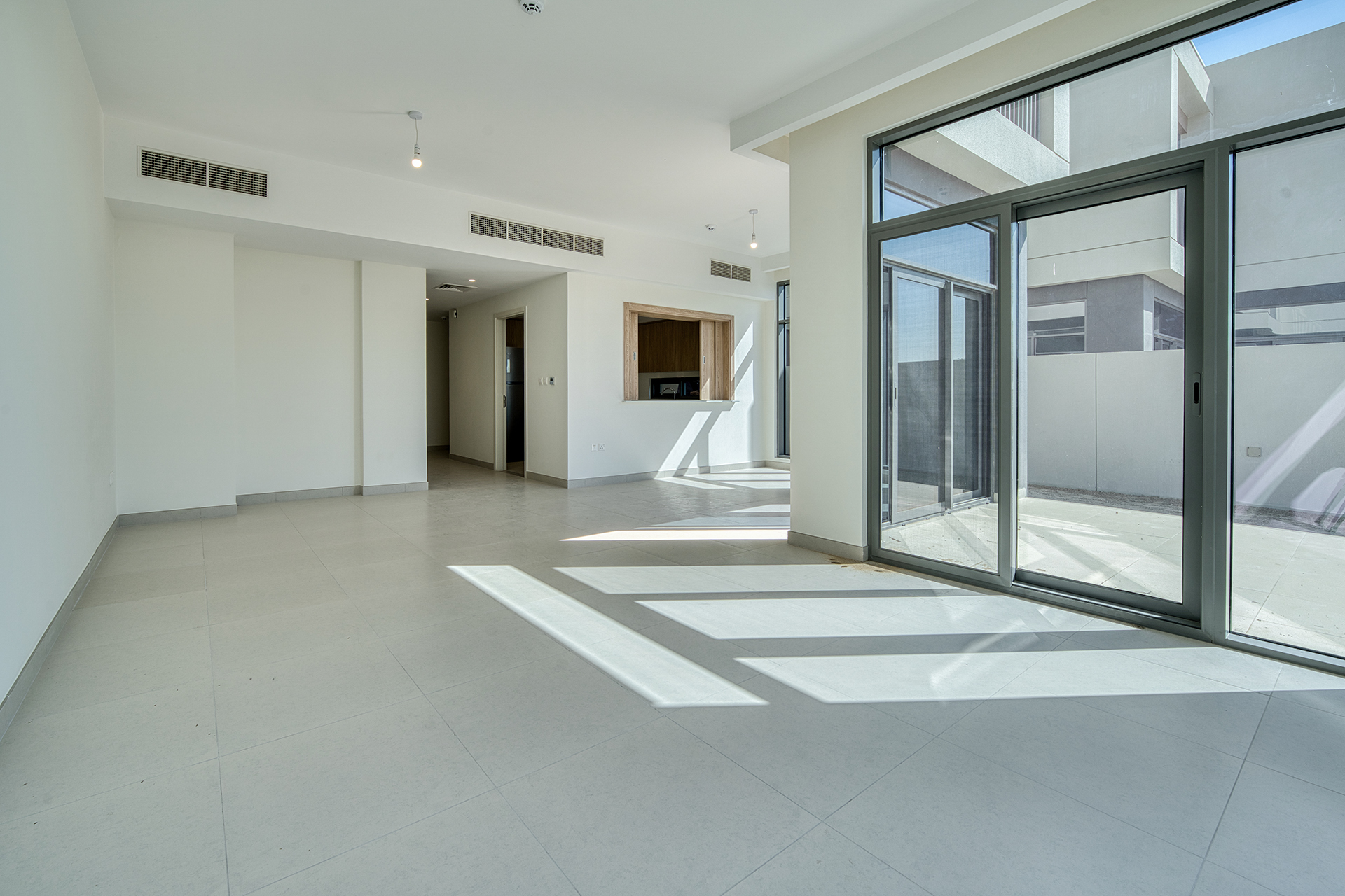 b851bb82-0f41-4228-8148-04197d0d85ef-DSC01888_HDR 4 Bed Villa | Single Row | Garden | Roof Access