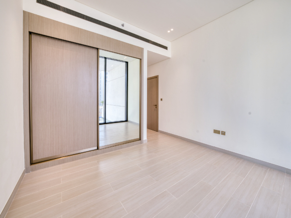 Brand New | Low Floor | Close to Amenities